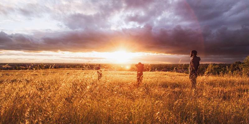 智能健身镜选购全攻略：AI动作纠正、课程资源与家庭健身空间融合